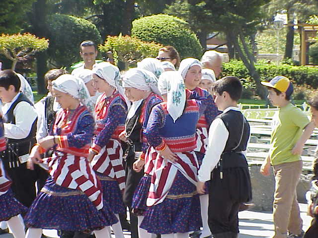    Folk dancing   Topkapi Palace  